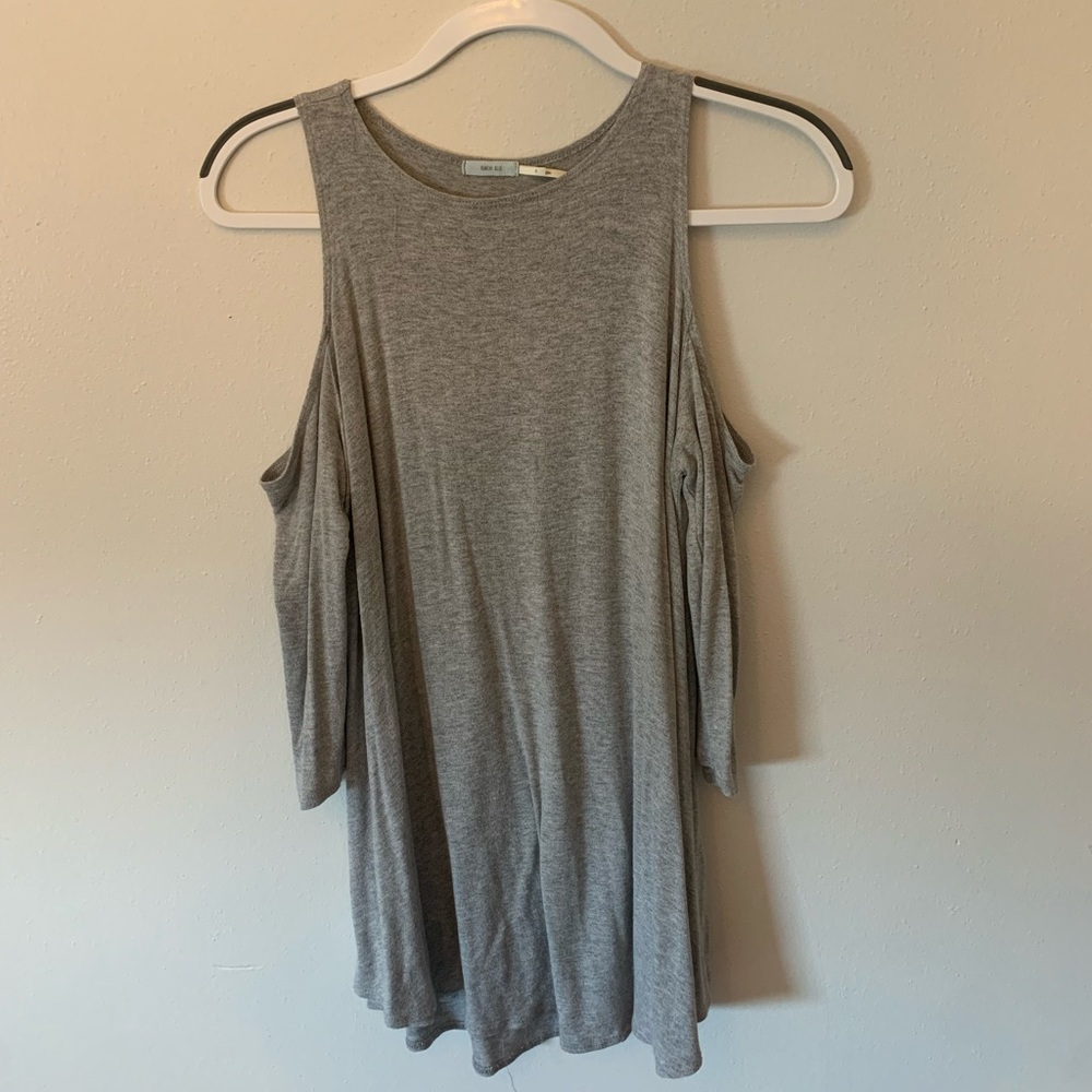 Kimchi blue cut out 3/4 shirt